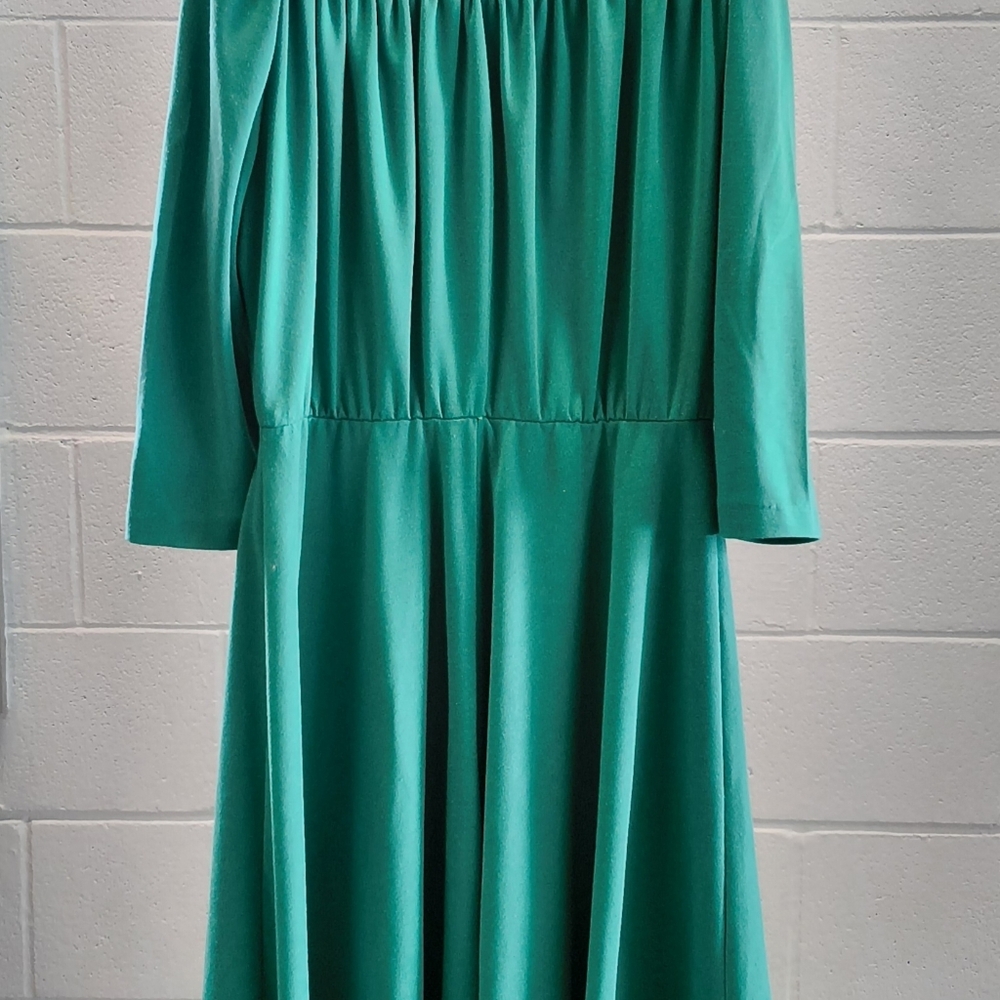 Leslie Belle Vintage Emerald Midi Dress - Made in Canada - Picture 12 of 12